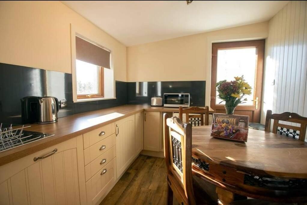 Torran Cottage - Views, Exclusivity & Tranquility Halkirk Extérieur photo